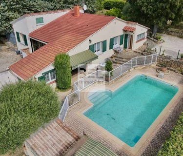 /international/fr/bagnols-sur-ceze-languedoc-roussillon-310108250189/