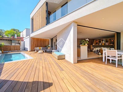 /international/fr/castelnau-le-lez-languedoc-roussillon-310099711825/