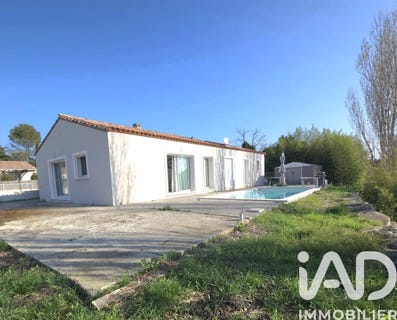 /international/fr/vacquieres-languedoc-roussillon-310106773614/
