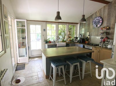 /international/fr/rougiers-provence-alpes-cote-d-azur-310099345306/
