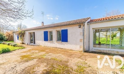 /international/fr/les-velluire-sur-vendee-pays-de-la-loire-310106626242/