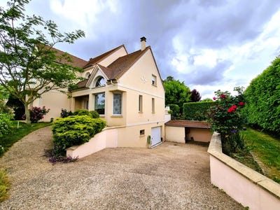 /international/fr/maintenon-centre-val-de-loire-310107906047/