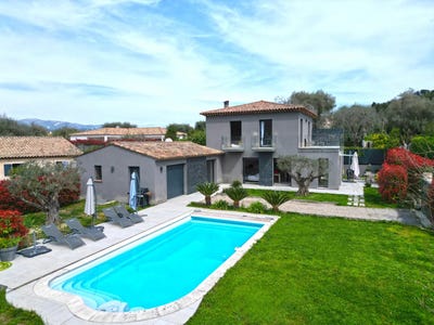 /international/fr/roquefort-les-pins-hh-15774351-roquefort-les-pins-provence-alpes-cote-d-azur-310100955241/