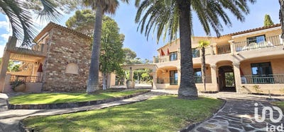 /international/fr/roquebrune-sur-argens-provence-alpes-cote-d-azur-310100276303/