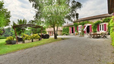 /international/fr/montpon-menesterol-aquitaine-310098748124/