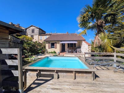 /international/fr/bassoues-midi-pyrenees-310107499071/