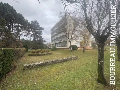 /international/fr/joigny-burgundy-310103793130/