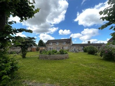 /international/fr/landelles-et-coupigny-la-basse-normandie-310098837177/?lang=zh-cn