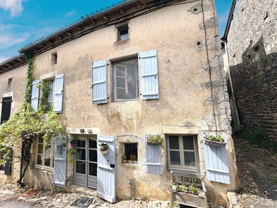/international/fr/nanteuil-en-vallee-charente-310107640274/
