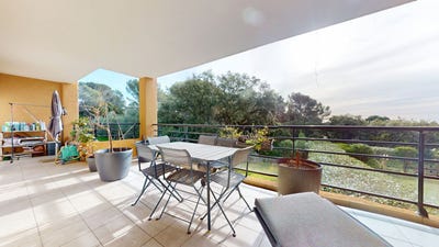 /international/fr/saint-raphael-provence-alpes-cote-d-azur-310108465547/