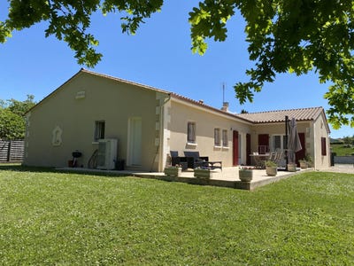 /international/fr/baignes-sainte-radegonde-charente-310101045410/
