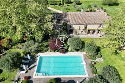 /international/fr/saint-remy-de-provence-provence-alpes-cote-d-azur-310101110617/