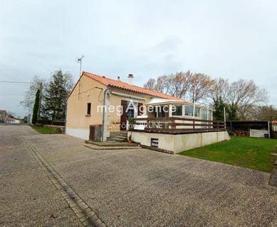 /international/fr/sainte-radegonde-des-noyers-pays-de-la-loire-120096356647/