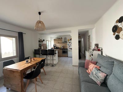 /international/fr/uzes-languedoc-roussillon-310100578508/