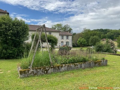 /international/fr/rochechouart-limousin-310108866234/
