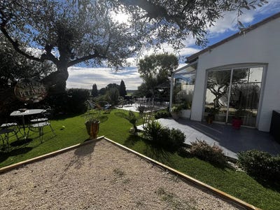 /international/fr/calvisson-languedoc-roussillon-310105824957/