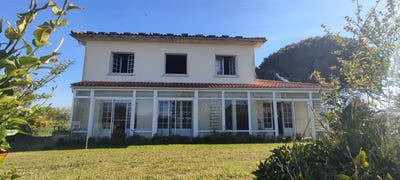 /international/fr/chenac-saint-seurin-d-uzet-charente-310107649868/