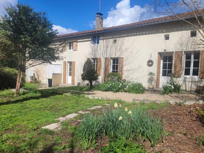 /international/fr/yviers-charente-310107760248/