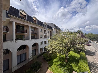 /international/fr/laval-pays-de-la-loire-310108923677/