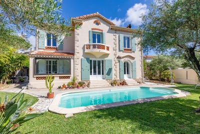 /international/fr/antibes-hh-15419790-antibes-provence-alpes-cote-d-azur-310100960059/?lang=zh-tw
