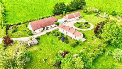 /international/fr/moulins-auvergne-310107817117/