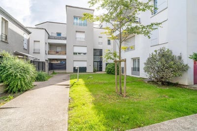 /international/fr/stains-ile-de-france-310108777759/