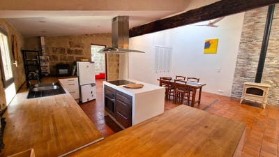 /international/fr/pezenas-languedoc-roussillon-310101670328/