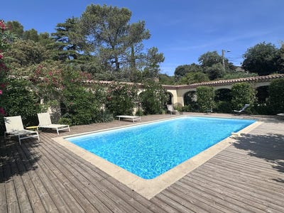 /international/fr/nimes-languedoc-roussillon-310108995399/?lang=it