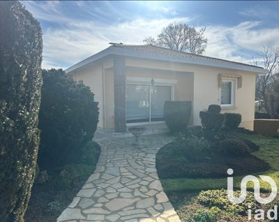 /international/fr/le-champ-saint-pere-pays-de-la-loire-310097960914/