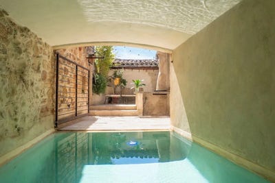 /international/fr/caunes-minervois-languedoc-roussillon-310107906014/