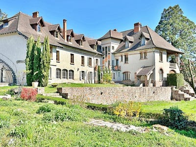 /international/fr/bourg-de-thizy-rhone-310108652285/