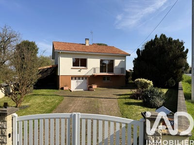 /international/fr/parthenay-charente-310108598231/?lang=th