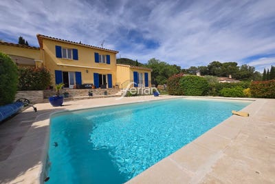 /international/fr/salernes-provence-alpes-cote-d-azur-310108129664/