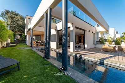 /international/fr/saint-gely-du-fesc-languedoc-roussillon-310108974495/