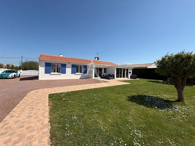 /international/fr/l-aiguillon-sur-vie-pays-de-la-loire-310105419879/