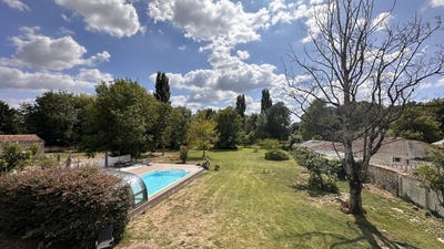 /international/fr/saint-jean-d-angely-charente-310101248170/