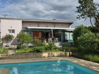 /international/fr/saint-gengoux-le-national-burgundy-310108131663/