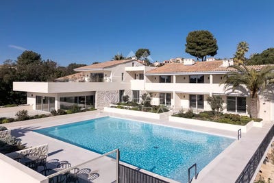 /international/fr/cagnes-sur-mer-provence-alpes-cote-d-azur-310098369046/