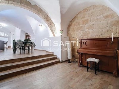 /international/fr/poussan-languedoc-roussillon-310100651579/