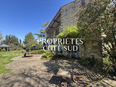 /international/fr/pujaut-languedoc-roussillon-310106711273/