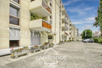/international/fr/mantes-la-jolie-ile-de-france-120098411090/