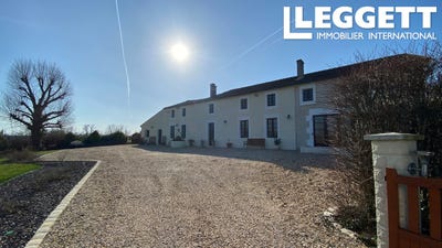 /international/fr/angeac-champagne-charente-310095137752/