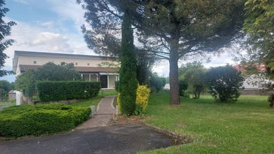 /international/fr/mauleon-charente-310108188498/