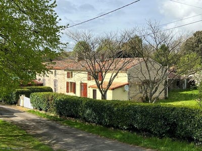 /international/fr/fontenille-saint-martin-d-entraigues-charente-310099950680/