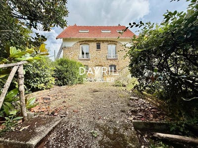 /international/fr/chanteloup-les-vignes-la-basse-normandie-310101374363/?lang=en
