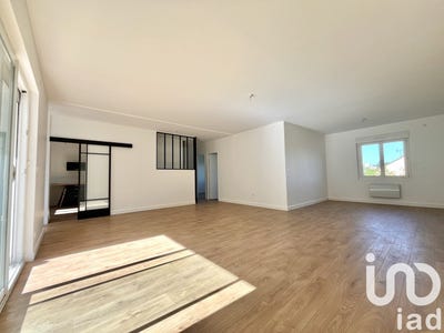 /international/fr/poitiers-charente-310098795336/