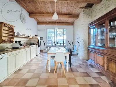 /international/fr/maureilhan-languedoc-roussillon-310104100997/