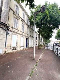 /international/fr/saintes-charente-120093628372/