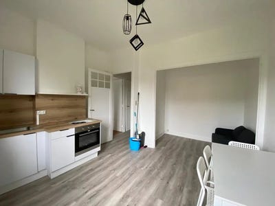 /international/fr/tence-auvergne-310100960574/