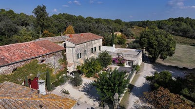 /international/fr/nimes-languedoc-roussillon-310108943673/?lang=it